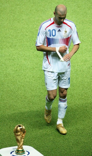 YEARENDER 2006 JULY 5/7 French team captain Zinedine Zidane leaves the pitch after being sent off