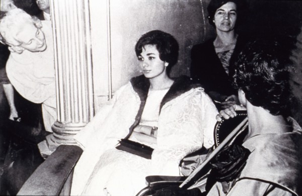 Farah Diba fiancée à Mohammed Reza Shah Pahlavi, Paris 1959