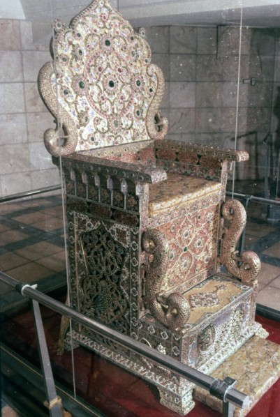 The Naderi throne