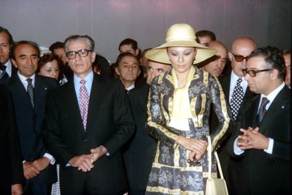 Mohammed Reza Shah Pahlavi et Farah Pahlavi en visite officielle