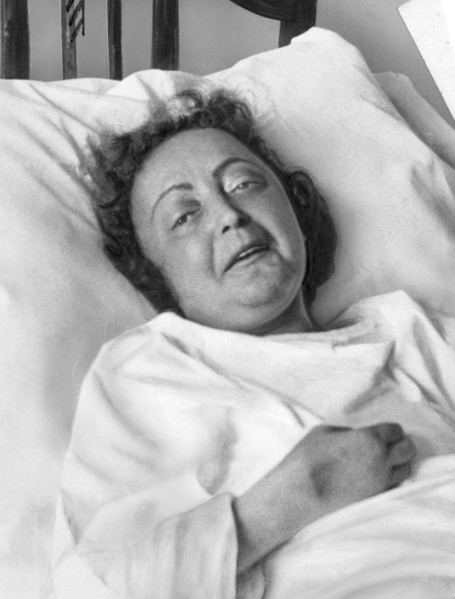 Piaf at the American hospital, August 1960