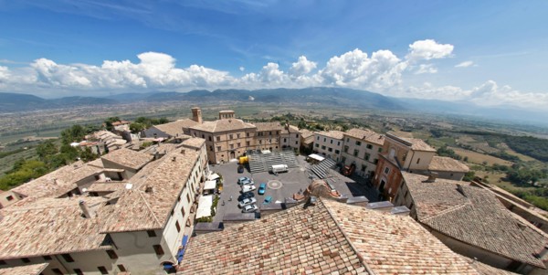 Montefalco, round square