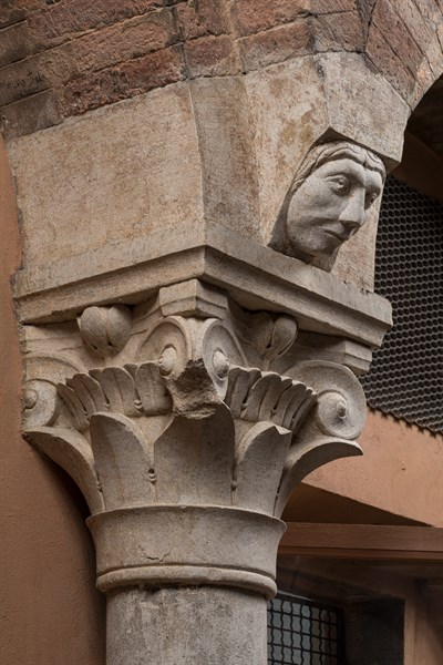 Modena, Ghirlandina Tower, Torresani Hall, north wall