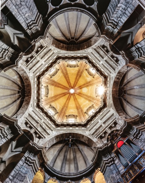 Intérieur de la basilique Saint-Laurent de Milan