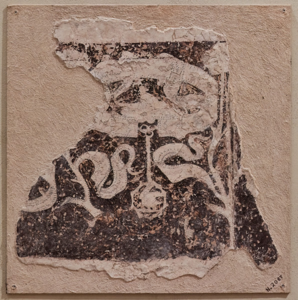 “Frammento di fregio con emblemi araldici”, dipinto murale strappato, di Antonio di Puccio, detto