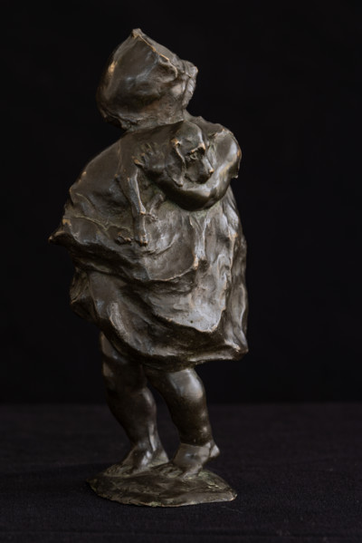 Collezione Assicoop Unipol, inv. n° 860: 
Ermenegildo Luppi: “Fillette et son chien”;
(bronzo, h