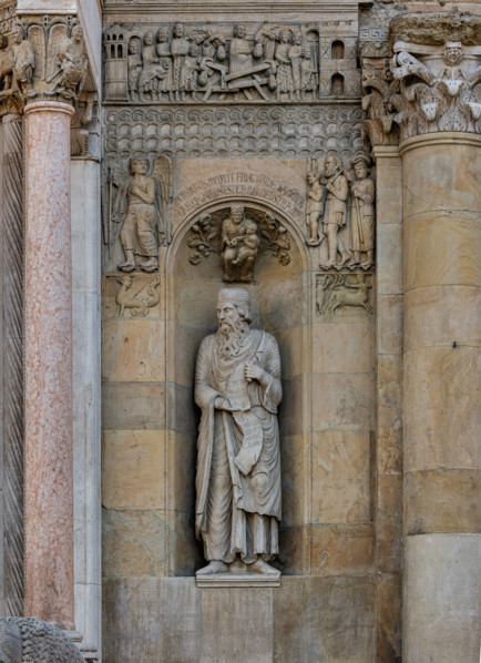 Fidenza, duomo (Cattedrale di San Donnino):
“Il Profeta Ezechiele” di Benedetto Antelami.
Il