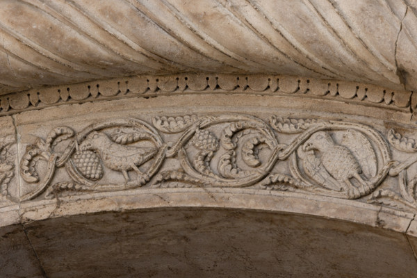 Fidenza, Duomo (St. Donnino Cathedral), the façade, the main portal, an internal frieze: detail