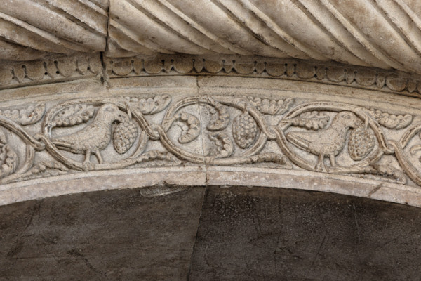 Fidenza, Duomo (St. Donnino Cathedral), the façade, the main portal, an internal frieze: detail