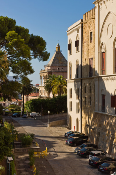 Palermo, Palazzo Reale o Palazzo dei Normanni: il prospetto occidentale , i giardini del Bastione