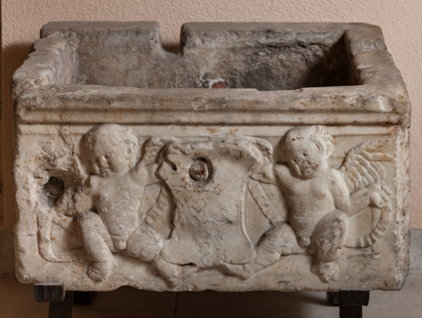 Palermo, Palazzo Reale o Palazzo dei Normanni, R1, commissioni: bacile con putti