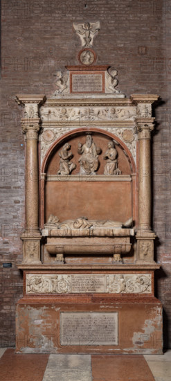 Modena, Duomo, interno, navata destra: monumento funerario dedicato a Francesco Molza; di