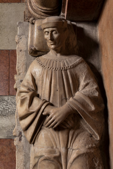 Modena, Duomo, interno, navata destra: monumento funerario dedicato a Francesco Molza; di