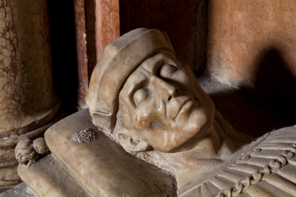 Modena, Duomo, interno, navata destra: monumento funerario dedicato a Francesco Molza; di