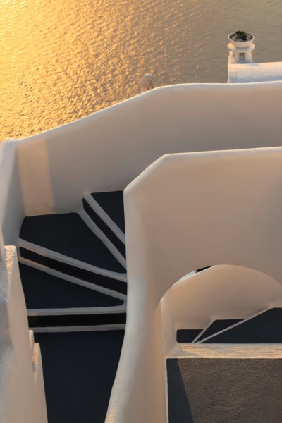 Escaliers d'hôtel, Santorin, Grèce