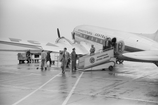 Passengers Leaving Airplane, Municipal Airport, Washington DC, USA, Jack Delano for Farm Security Administration, July 1941
