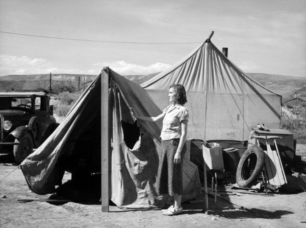 Migrant Fruit Farmers Living in Tent Camps, Yakima, Washington, USA, Arthur Rothstein for Farm Security Administration (FSA), July 1936