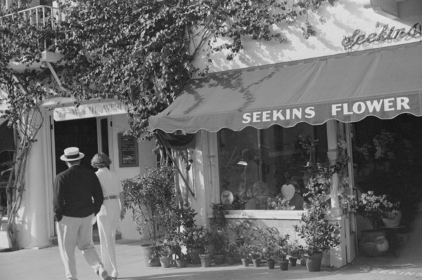 Couple Walking Along Worth Avenue, Palm Beach, Florida, USA, Marion Post Wolcott for Farm Security Administration, March 1939