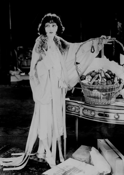 Actress Corinne Griffith, Fashion Portrait, Bain News Service, 1921