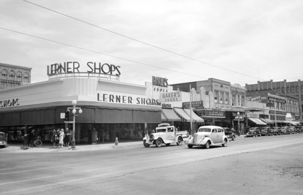 Street Scene, Phoenix, Arizona, USA, Russell Lee, Farm Security Administration, May 1940