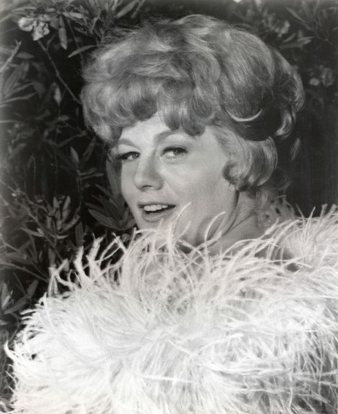 Shelley Winters, 1972