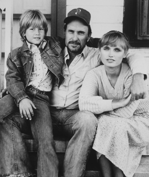 Tess Harper, Robert Duvall and Allan Hubbard, on-set of the Film, "Tender Mercies", 1983