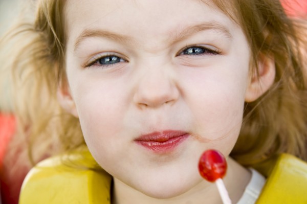 Little Girl and Lollipop, Close-up