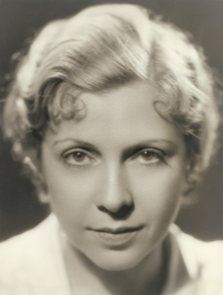 Catalina Barcena (1888-1978)
