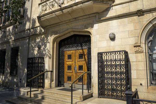 Grace Church School, Entrance,