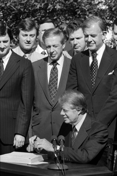 U.S. President Jimmy Carter signing Food and Agriculture Act of 1977, Rose Garden