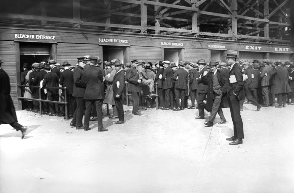 Fans lined up for Bleacher Seats to World Series Game 1