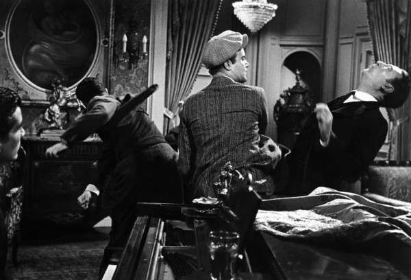 Ray Danton (at piano)