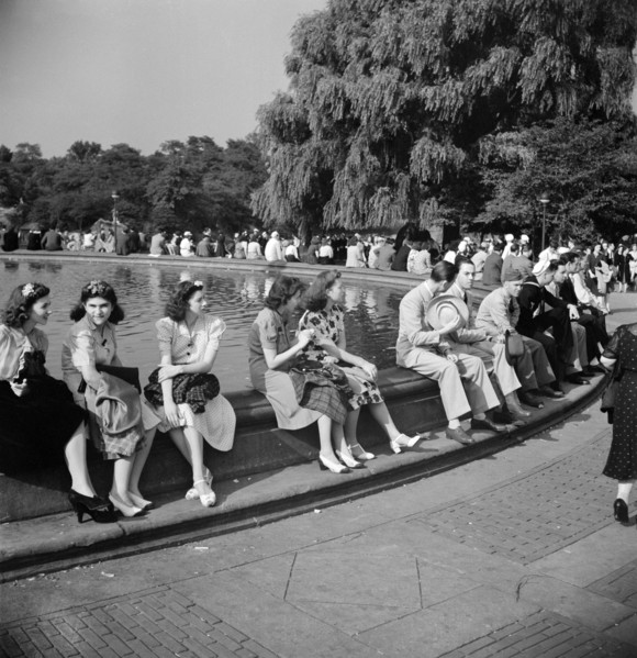 Group of people sitting around Mall Fountain, Central Park, New York City, New York, USA, Marjory