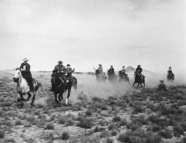 Audie Murphy, George Tobias, Ruta Lee, Edward Platt, Alan Hale, Jr., on-set of the film, "Bullet
