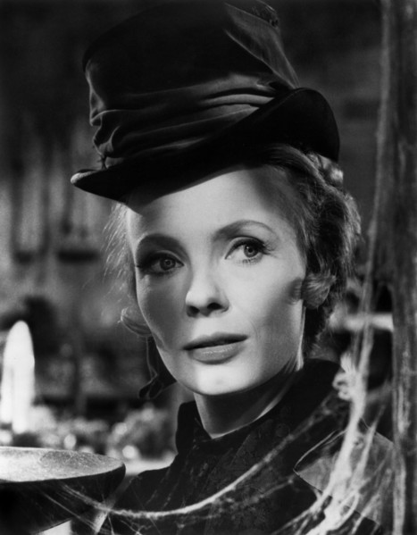 Elizabeth Shepherd, on-set of the film, "the Tomb Of Ligeia", Anglo-Amalgamated Productions (UK),
