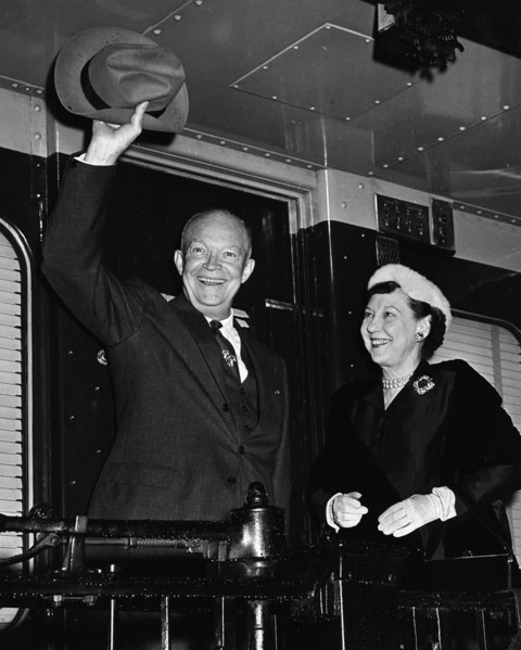 U.S. President Dwight D. Eisenhower and U.S. First Lady Mamie Eisenhower on campaign train during