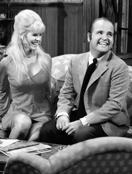 Beverly Carter, Dom DeLuise, on-set of the TV sitcom series, "Lotsa Luck", episode "The Family