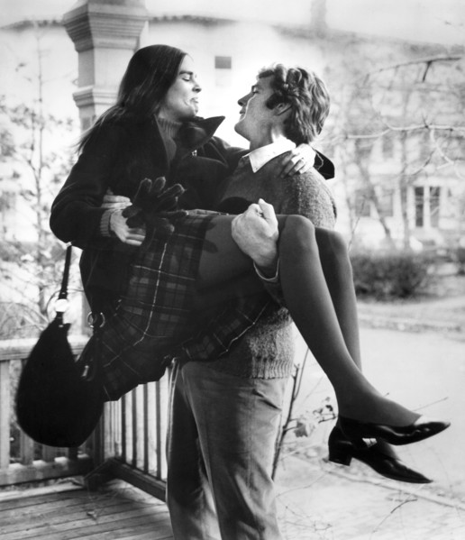 Ali MacGraw, Ryan O'Neal, on-set of the film, "Love Story", Paramount Pictures, 1970
