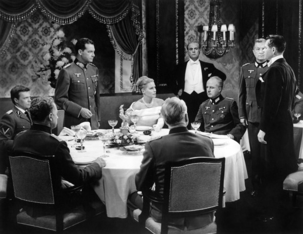 Ingrid Thulin (sitting), , Glenn Ford (standing far right), , on-set of the film, "The Four