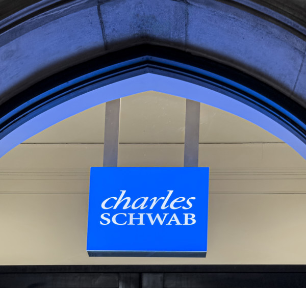Charles Schwab & Company, Inc., retail branch, building exterior, detail, 915 Broadway, Manhattan,