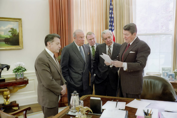 U.S. President Ronald Reagan with Caspar Weinberger, George Shultz, Edwin Meese and Donald  Regan