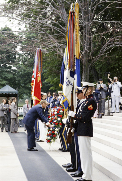 U.S. President Gerald R. Ford placing wreath at base of Tomb of the Unknown Soldier on Memorial