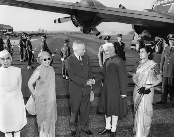 U.S. President Harry S. Truman (third from left) greeting Prime Minister of India Jawaharlal Nehru