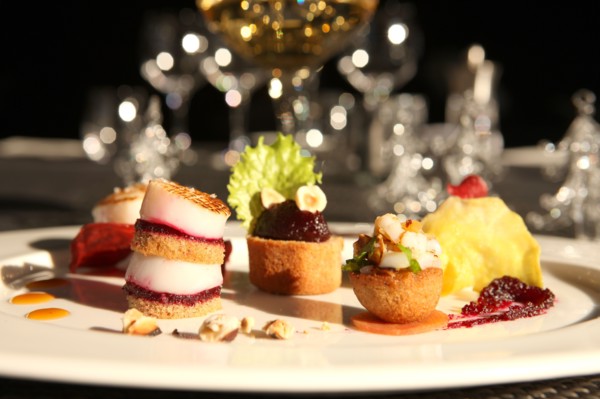 France, Normandie, , calvados, ouistreham, restaurant, la mare o poissons, recette de fetes, assiette, entree, coquille Saint Jacques,