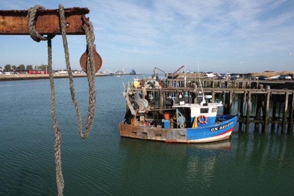 France, Basse Normandie, calvados, ouistreham, pontons, chalutier, bateau de peche, cordage,
