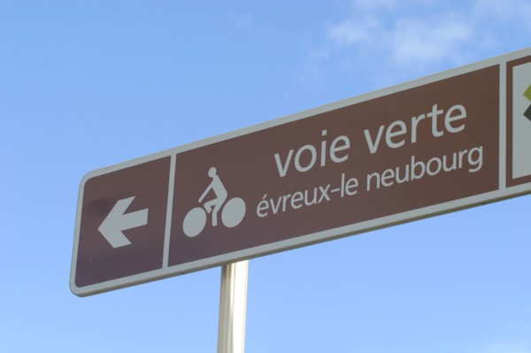 France, Haute Normandie, eure, rn 13, ores du neubourg, panneaux, routiers, dde, signaletique voie verte,