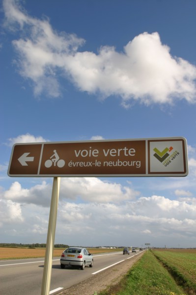 France, Haute Normandie, eure, rn 13, ores du neubourg, panneaux, routiers, dde, signaletique voie verte,