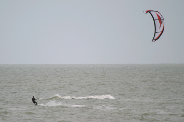 France, Basse Normandie, Manche, Cotentin, plage de Coutainville, sports de glisse, kite surf, cerf volant, mer,