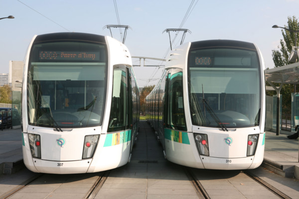 France, Paris 15e, tramway, boulevards des marechaux, station, arret, pont du garigliano, RATP,