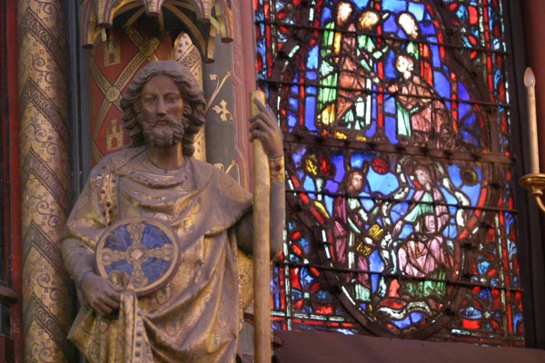 France, Paris 1e, enceinte du palais de justice, la sainte chapelle, monument historique, art gothique, 
chapelle haute, vitraux, statue de l'un des 12 apotres